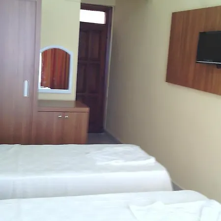 Gray Wolf Oda ve Kahvaltı 5*