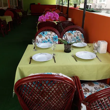 Gray Wolf לינה וארוחת בוקר 5*