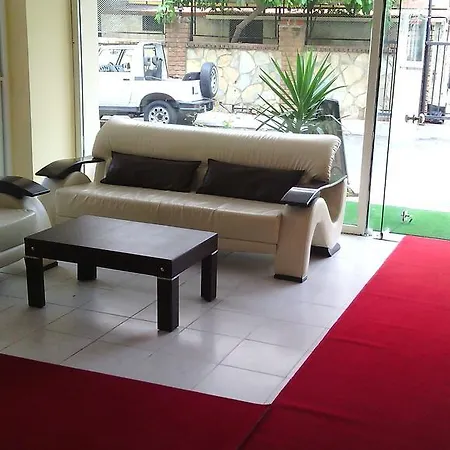 Gray Wolf לינה וארוחת בוקר