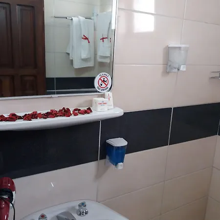 Gray Wolf فندق مبيت وإفطار 5*